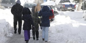 Κλειστά σε αρκετές περιοχές της Αττικής θα παραμείνουν τα σχολεία την Τρίτη (7/2) λόγω της κακοκαιρίας «Μπάρμπαρα»