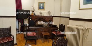 Με το πορτρέτο και μία φωτογραφία αποχαιρέτησαν τον Μωυσή Ελισάφ οι συνεργάτες του