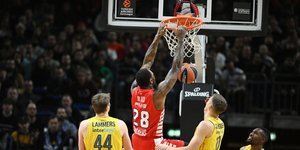 Ο Ολυμπιακός πέρασε από το Βερολίνο με άνετη νίκη επί της Άλμπα