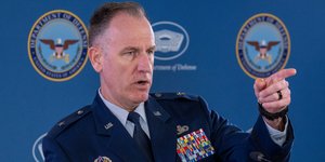 Ο εκπρόσωπος του Πενταγώνου δίνει συνέντευξη Τύπου