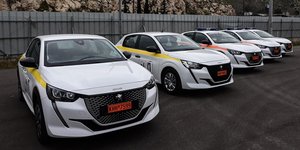 Tα νέα ηλεκτρικά αυτοκίνητα του Δήμου Πειραιά