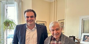 Ο Κυριάκος Πιερρακάκης με τον Μάικλ Δουκάκη στην Μασαχουσέτη