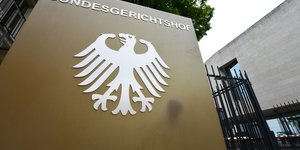 Πινακίδα γερμανικού δικαστηριου