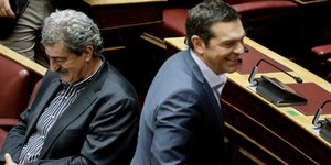 πολάκης και τσίπρας στη βουλή