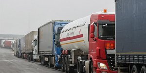 Ουρές χιλιομέτρων από φορτηγά στα σύνορα Πολωνίας -Λευκορωσίας