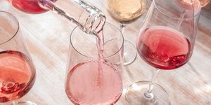Ροζ, σομόν, βυσσινί, κρασιά, για όλα τα γούστα