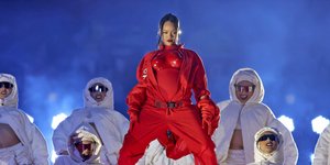 Η Ριάνα στο ημόχρονο του Super Bowl 2023