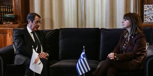 Η Κατερίνα Σακελλαροπούλου και ο Νίκος Αναστασιάδης/ Φωτογραφία: ΤΑΤΙΑΝΑ ΜΠΟΛΑΡΗ/EUROKINISSI