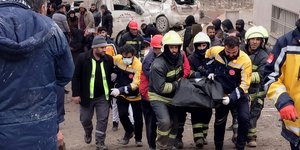 Αυξάνεται ο αριθμός των νεκρών σε Τουρκία και Συρία από τον σεισμό