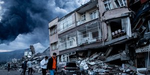 12 ημέρες μετά το σεισμό στην Τουρκία, οι ιστορίες συγκλονίζουν