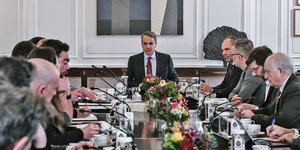 Από τη συνάντηση του πρωθυπουργού με τους καλλιτέχνες στο Μέγαρο Μαξίμου