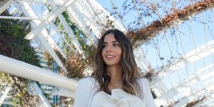 νύφη με κοστούμι Mango