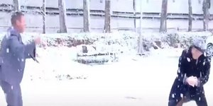 Χιονοπόλεμο έπαιξαν Δημήτρης Καμπουράκης και Παναγιώτης Στάθης