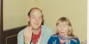 H Ντέλια Μπάλμερ με τον Τζον Σουίνι, που αργότερα αποδείχθηκε ότι ήταν ένας serial killer 