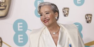 Εμμα Τόμσον λευκο κοστουμι