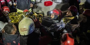 Σεισμός στην Τουρκία: Τα θαύματα συνεχίζονται 