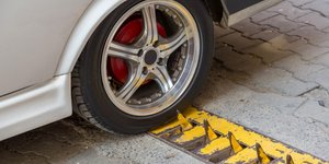 Καρφιά στους δρόμους