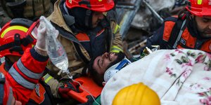 Διάσωση 36χρονου έξι μέρες μετά τον σεισμό στην Τουρκία