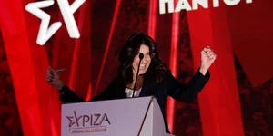 Η Πόπη Τσαπανίδου στη συγκέντρωση του ΣΥΡΙΖΑ στο Ιβανώφειο