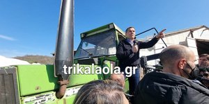 Ο Αλέξης Τσίπρας πάνω σε τρακτέρ / Φωτογραφία: trikalaola.gr