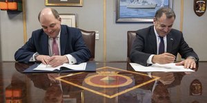 Υπογραφή της διακήρυξης αμυντικής συνεργασίας μεταξύ Ελλάδας και Μεγάλης Βρετανίας
