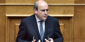 Ο υπουργός Εργασίας και Κοινωνικών Υποθέσεων, Κωστής Χατζηδάκης, στη Βουλή