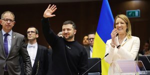 Βολοντίμιρ Ζελένσκι και Ρομπέρτα Μετσόλα