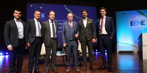 O Roderick Beaton με εκπροσώπους του ΔΣ της E.EN.E.