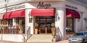 Adams στη Βάρη