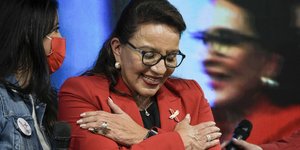 Η πρόεδρος της Ονδούρας ﻿Σιομάρα Κάστρο 