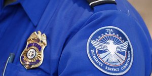 Αστυνομικός στο αεροδρόμιο της Πενσυλβάνια