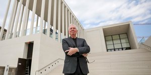 Ποιος είναι ο David Alan Chipperfield 