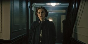 Η Κίρα Νάιτλι στην ταινία «Ο Στραγγαλιστής της Βοστώνης», στο Disney+ 