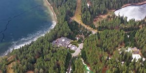 Η περιοχή της λίμνης όπου βρίσκεται πλησιέστερα στην πολυτελή κρυψώνα του Πούτιν έχει γίνει απαγορευμένη ζώνη 