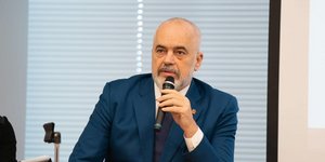 Εγκαίνια της έκθεσης του πρωθυπουργού της Αλβανίας, Έντι Ράμα, στο Ζάππειο Μέγαρο