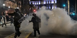 Επεισόδια μετά την πορεία για τα Τέμπη
