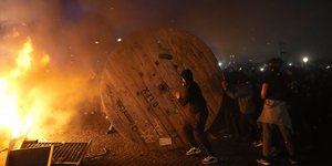 Έντονες αντιδράσεις στο Παρίσι και σε όλη τη Γαλλία για τη μεταρρύθμιση που αφορά το συνταξιοδοτικό