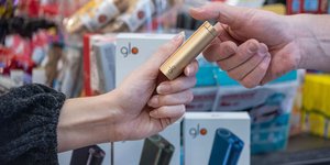 Επιστημονικά τεκμηριωμένη απόφαση στην Ελλάδα αναγνωρίζει μικρότερη τοξικότητα στο glo σε σύγκριση με το τσιγάρο