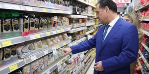 Επίσκεψη σε 2 σούπερ μάρκετ και σε λαϊκή αγορά πραγματοποίησε ο Άδωνις Γεωργιάδης/ Twitter