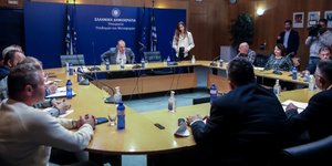 Ο Γ. Γεραπετρίτης με ομοσπονδίες σιδηροδρομικών