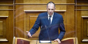 Ο υπουργός Επικρατείας, Γιώργος Γεραπετρίτης στη Βουλή 