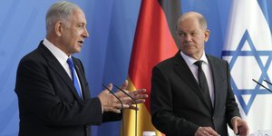 Ο καγκελάριος της Γερμανίας, Όλαφ Σολτς, με τον πρωθυπουργό του Ισραήλ, Μπενιαμίν Νετανιάχου