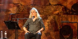 Ο τραγουδιστής Γιάννης Αγγελάκας