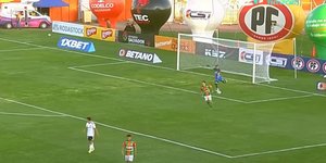 Χιλή: Απίθανο γκολ τερματοφύλακα από το ένα τέρμα στο άλλο