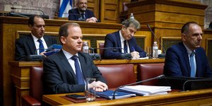 Οι πρώην υπουργοί Υποδομών και Μεταφορών στην Eπιτροπή Θεσμών και Διαφάνειας