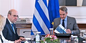 Ο πρωθυπουργός, Κυριάκος Μητσοτάκης με τονΚωστή Χατζηδάκη στο Μέγαρο Μαξίμου