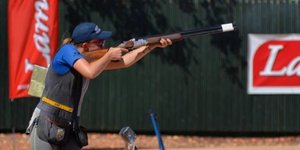 Η Εμμανουέλα Κατζουράκη σε αγώνα σκοποβολής