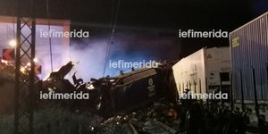 Στιιγμιότυπο μερικά λεπτά μετά τη σύγκρουση των τρένων από επιβάτη