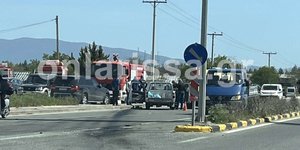 Τροχαίο στη Λάρισα με τρεις τραυματίες/ Φωτογραφία: onlarissa.gr