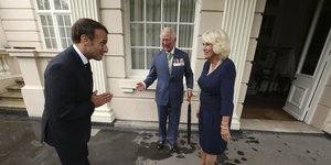 Ο Εμανουέλ Μακρόν με τον βασιλιά Κάρολο και την Καμίλα